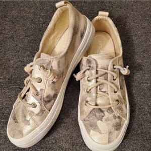 Women's Crest Vibe Camo Metallic Leather Sneakers USA 8.5 UK 6 EUR 39.5